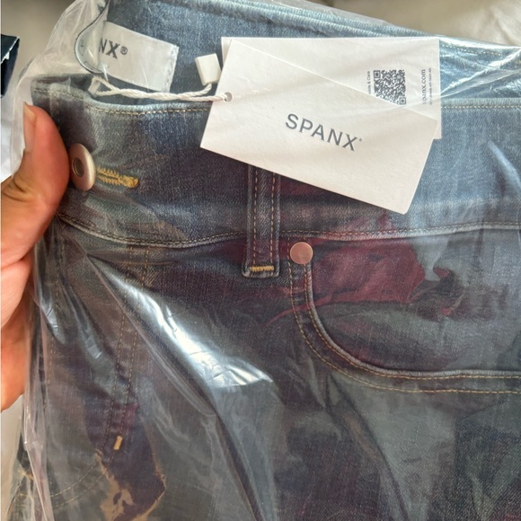 Spanx Denim Shorts - Picture 4 of 4